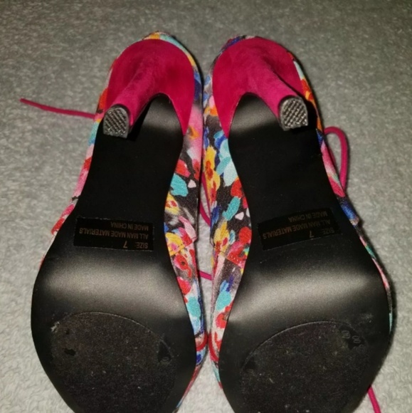 6.5M Lace-up Peep Toe High Heels w/ Zipper - Picture 3 of 7